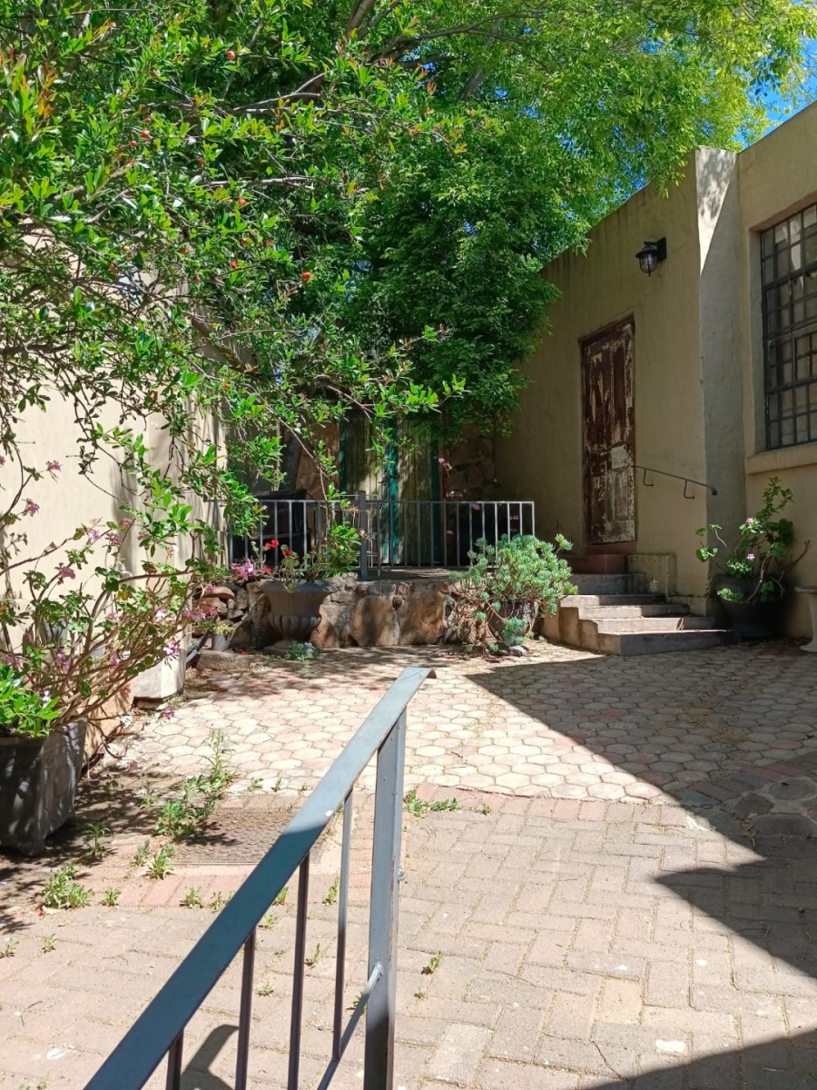 6 Bedroom Property for Sale in Bayswater Free State